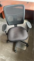 OFFICE MASTER ADJUSTABLE OFFICE CHAIR