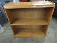 Small oak bookcase 36 long 12 inches deep 36 hi