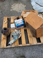 Pallet with Asst. items/ Car Parts / Other