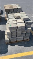 PALLET OF CONCRETE RETAINING WALL BLOCK