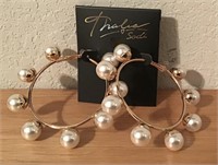 NWT THALIA PEARL GOLD TONE HOOP EARRINGS $34