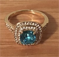 NIB GOLD TONE RHINESTONE RING SIZE 6  $27