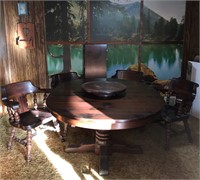 Pedestal Wood Table/Chairs/Lazy Susan