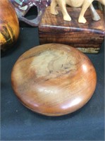Round wooden trinket box