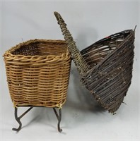 Lot of 2 woven baskets
