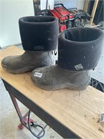 Mens MUCK boots- size 10