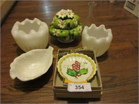 Pair hand painted shell dishes  (NIB),