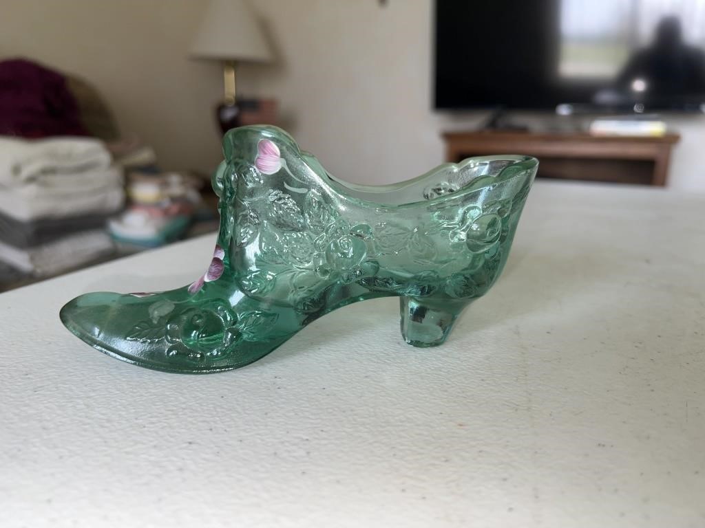 Fenton hand painted shoe 6in long