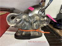 VTG NORLEANS ELEPHANT BOOKENDS & CITIZENS BANK