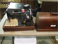 Old portable Singer sewing machine - wooden case