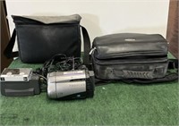 Portable dvd player with case and pros can camera