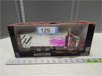 Freightliner garbage truck; 1:32 scale