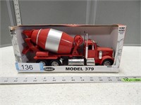 Peterbilt Model 379 cement truck; 1:32 scale