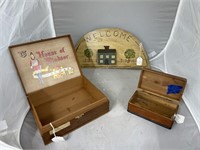 2 Wooden Boxes & Décor