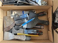 BOX OF PUTTY KNIVES