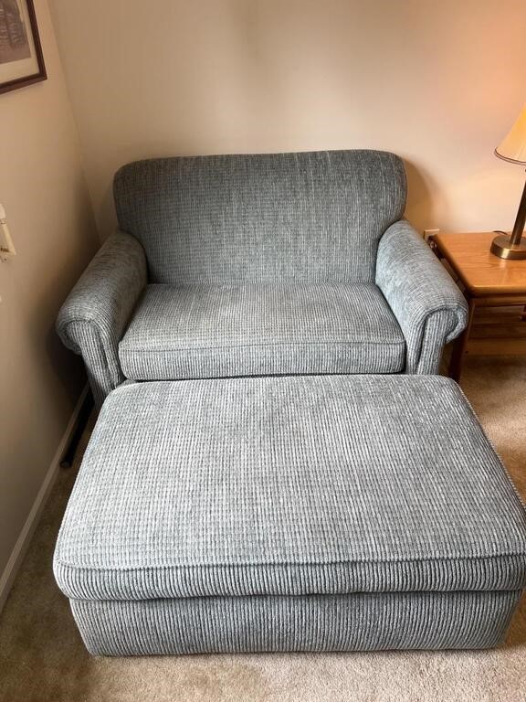 Single Sofa Bed and Storage Hassock
