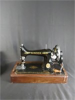 Vtg Singer Brentwood Hand Crank Sewing Machine