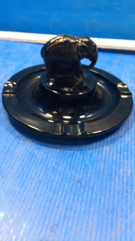 Black elephant ashtray