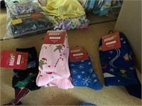 7 pairs christmas socks 6 sets kids size 6/8 (1)