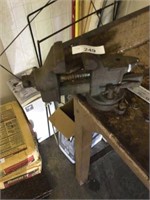 Bench vise 4 in