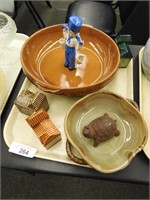 MIXED LOT OF POTTERY ITEMS