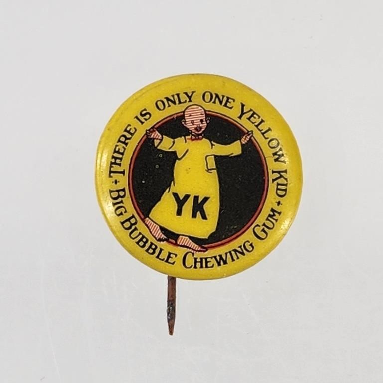 YELLOW KID BIG BUBBLE CHEWING GUM PINBACK BUTTON