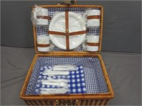 Wicker Picnic Basket w/Place Setting