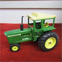 John Deere 4020 diesel tractor. ERTL.