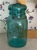 Blue ball bicentennial canning jar