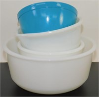 ** 4 Mixing Bowls - 1 Robin Egg Blue, 3 Milk