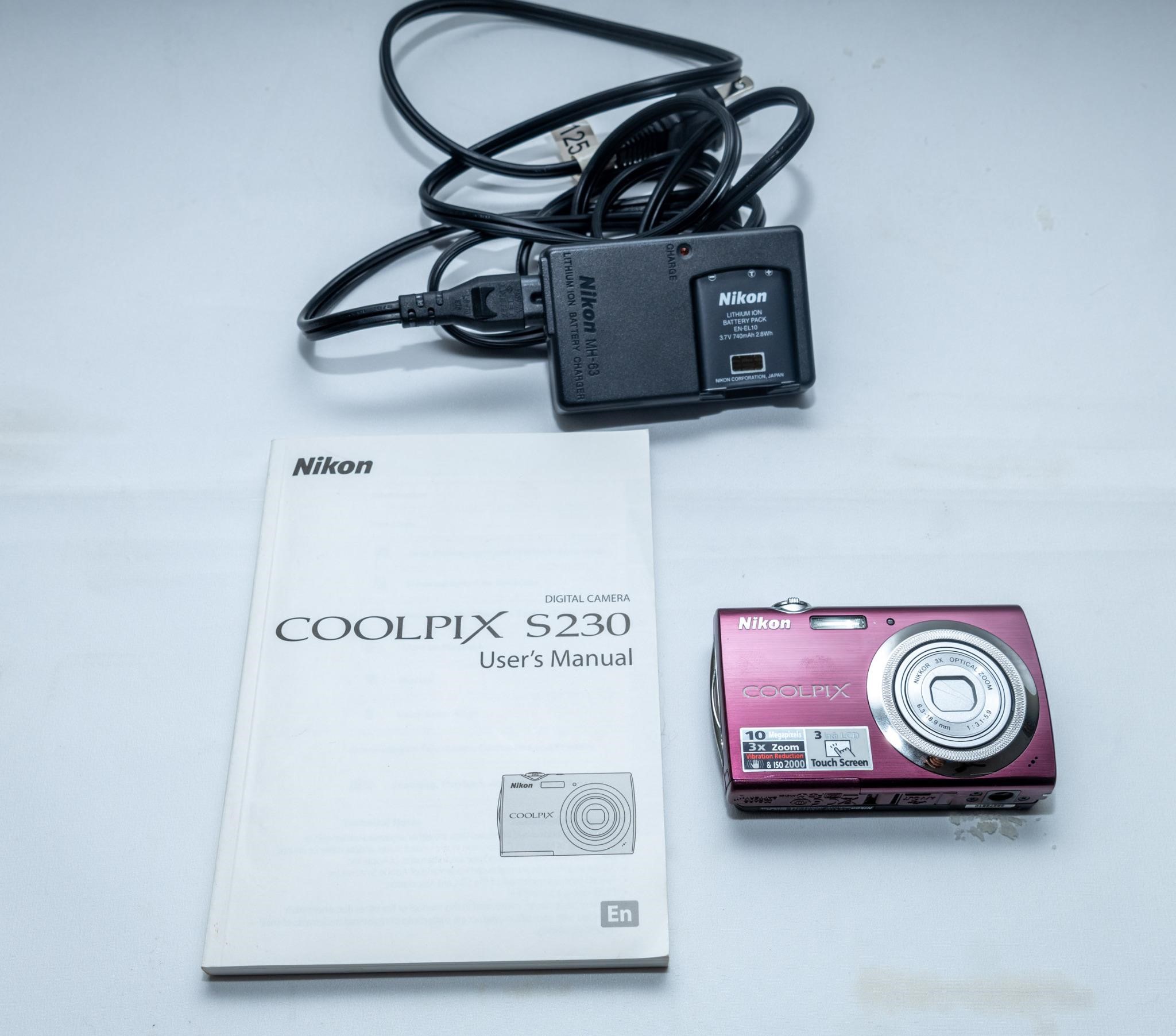 Nikon Coolpix S230 camera