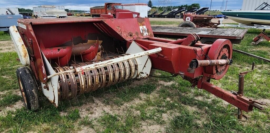 (CP) McCormick International 37 Square Baler