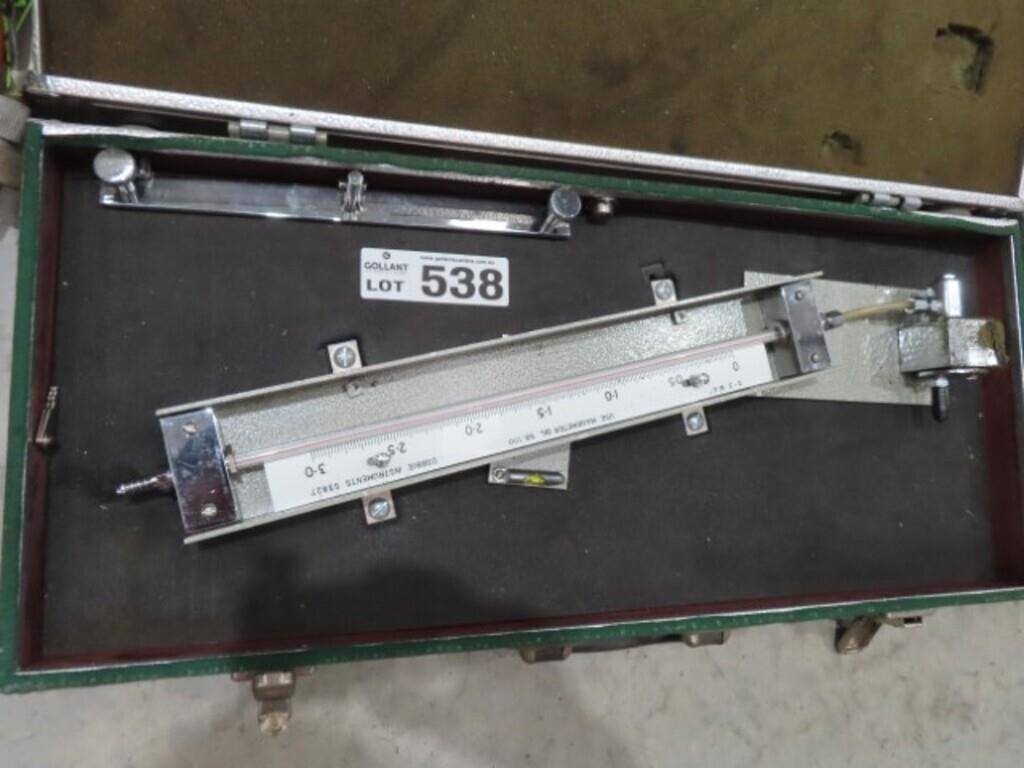 Incline Manometer 0-3 WG & Case