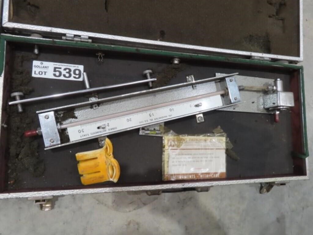 Incline Manometer 0-3 WG & Case