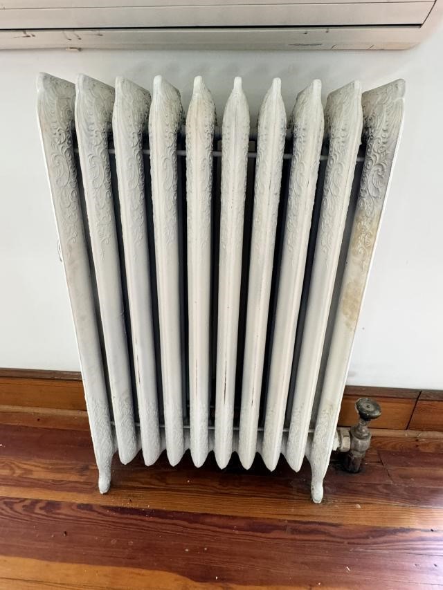 Cast Iron Radiator 23 Inches Long