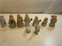 Lot de 8 figurines religieuses en céramique