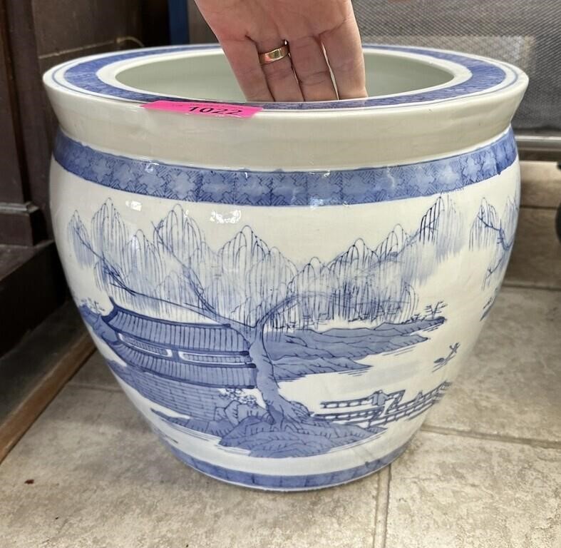 CHINESE ASIAN PLANTER BLUE & WHITE