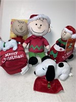 Charlie Brown Snoopy Christmas wobblers, plush