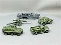 5 vintage military Dinky toys