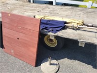 Folding Wood Picnic Table w/Umbrellas & Base