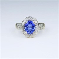 Beautiful Tanzanite and Diamond Ring