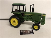 1/16 Ertl John Deere Row Crop Custom