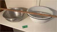 Enamel dish pan, aluminum bowl