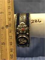 Silver alloy bracelet with inset lapis        (g 2