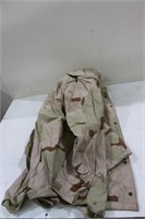 LARGE MILLITARY COLD WEATHER CAMO COAT