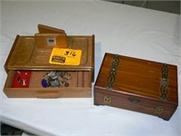 CEDAR BOX, MEN'S JEWELRY BOX AND CONTENTS