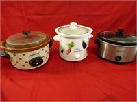 (3)crock pots.