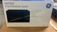 GE Sensor 1.4 cu Ft Microwave