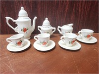Vintage Ceramic Child's Tea Set (12 Pieces)