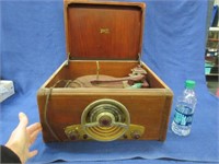 antique zenith radio phonograph (wooden case)
